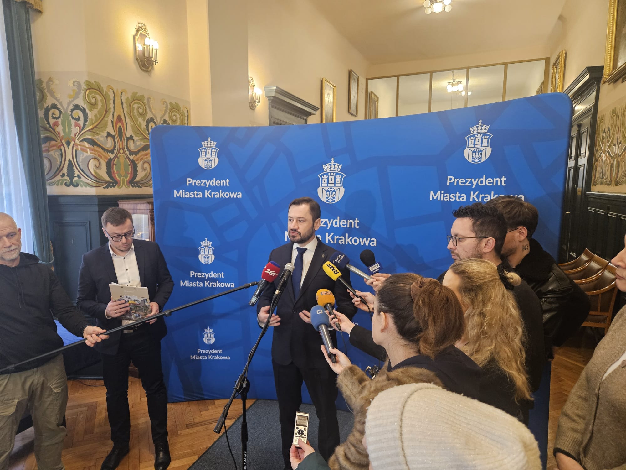 Kryminalista chciał wejść na spotkanie dziennikarzy z prezydentem!