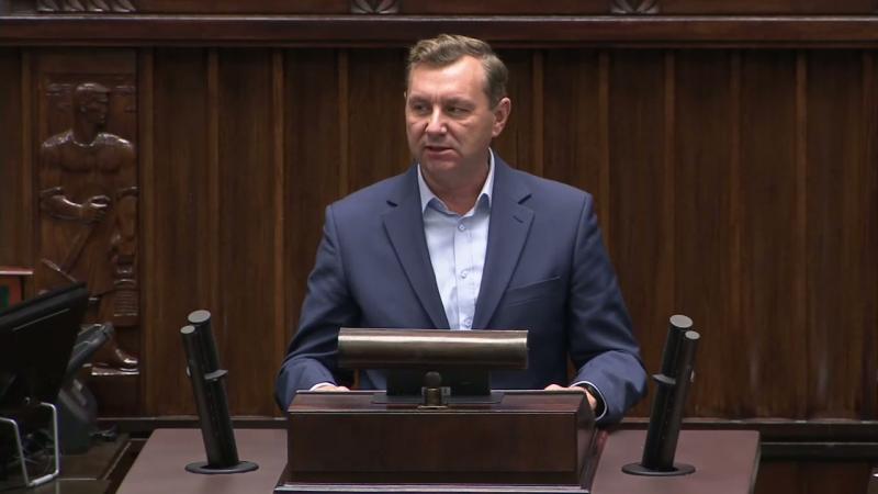 Komarewicz nie jest tchórzem! Jest po prostu cynicznym graczem, a to zupełnie inna liga