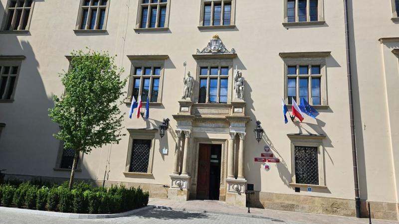 Zadaj im TO JEDNO pytanie na spotkaniu. Zobaczysz, jak panicznie zaczną się miotać