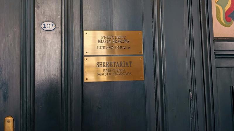 Tajemnicze spotkanie w gabinecie nowego prezydenta! Gibała i Piątkowska przy jednym stole