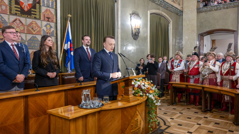 Ile naprawdę „zaoszczędził” Gibała? Oto kulisy finansowe zmiany terminu zaprzysiężenia
