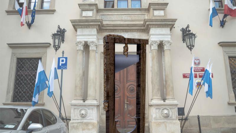 Gilotyna poszła w ruch! Gibała bezlitośnie ścina głowy, ale styl budzi obrzydzenie