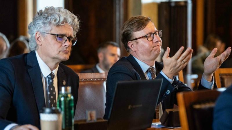 Radni-duchy. Połowa krakowskich radnych nie odpowiada mieszkańcom