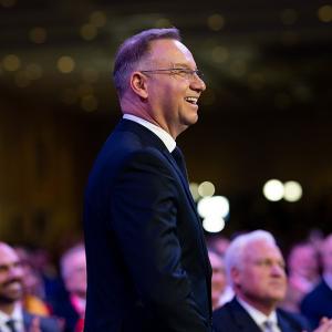 Zero Talentu. Krakowski kabareciarz obraża Andrzeja Dudę!