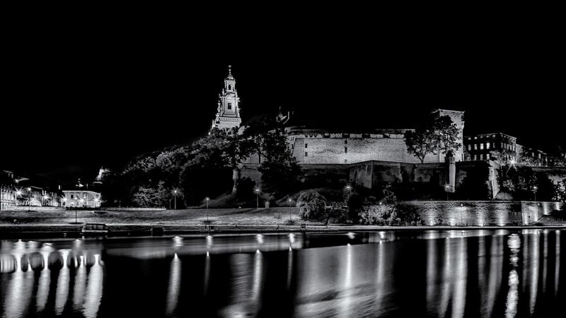 Demolka miasta na zlecenie. Kto naprawdę stoi za niszczeniem Krakowa?