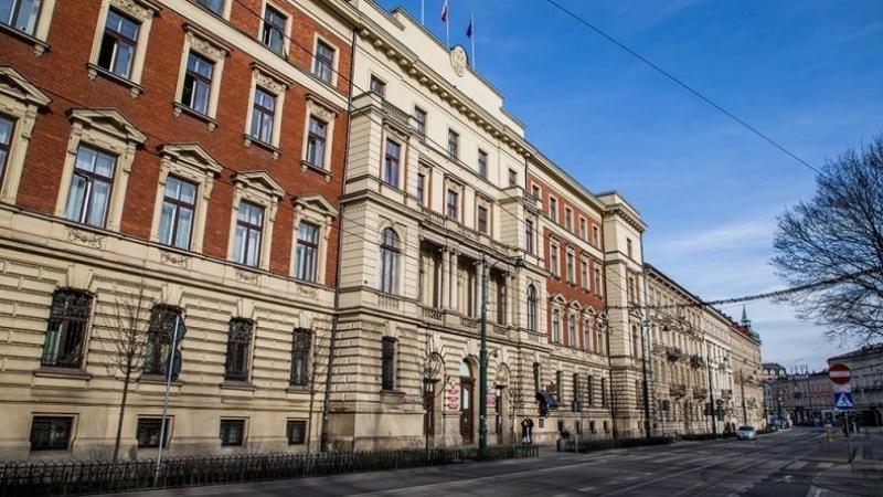 Rodzina PiS na swoim. Tajna lista 70 nazwisk wstrząsa Małopolską