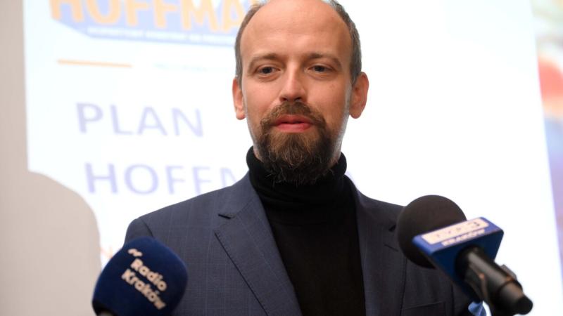 Hoffman rezygnuje z członkostwa w radzie dzielnicy. Ustaliliśmy dlaczego