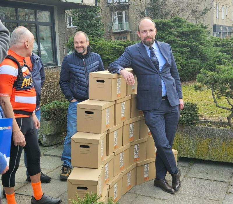 Kto stoi za akcją referendalną i ile naprawdę kosztuje? [WYWIAD]