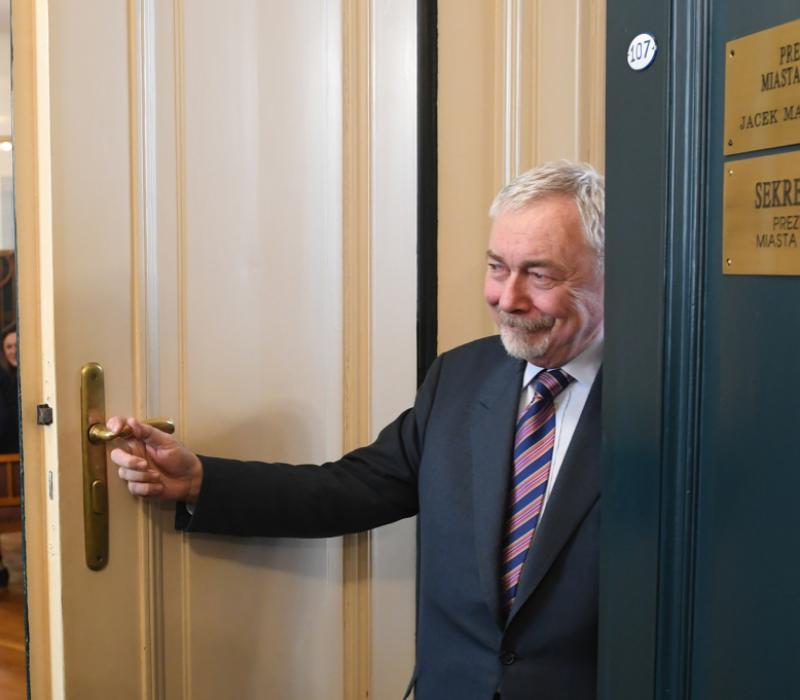 Majchrowski: „Gibała chce wejść do gabinetu prezydenta tylnymi drzwiami” [WYWIAD]