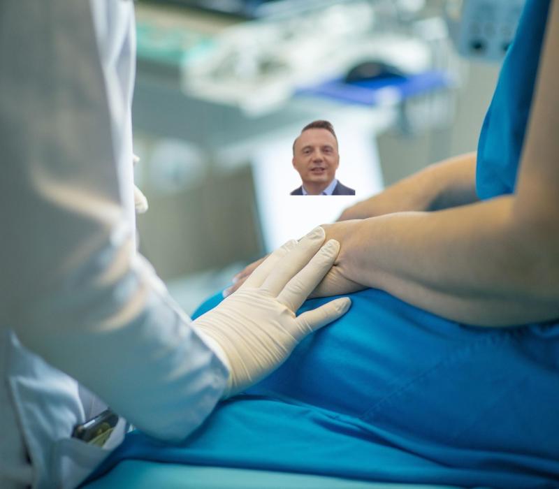 Gibała obiecuje nieśmiertelność i truskawkowe cukierki na raka. Wystarczy Karta Krakowska!