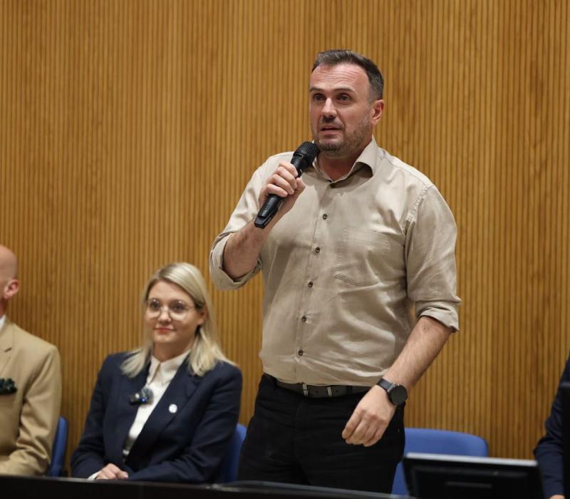 Zbrodnia doskonała przy stoliku z podpisami. Jak wyciąć kandydata i nie zostawić śladów