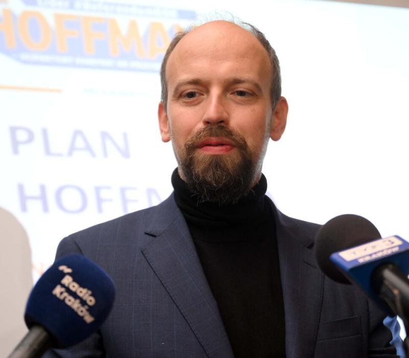 Hoffman rezygnuje z członkostwa w radzie dzielnicy. Ustaliliśmy dlaczego