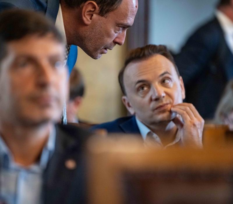 Zakaz rozmów „sam na sam”. Radni KO z ograniczeniem osobistych spotkań z prezydentem i jego zastępcami!