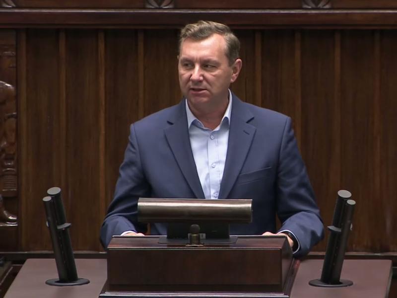 Komarewicz nie jest tchórzem! Jest po prostu cynicznym graczem, a to zupełnie inna liga