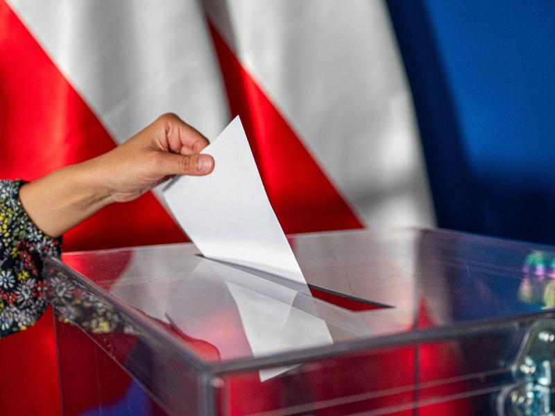 Wygrywasz wybory? To dopiero początek problemów. Przegrani paraliżują miasto