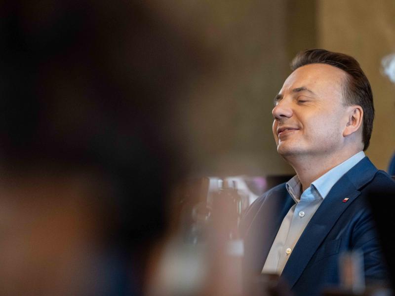 Próg hipokryzji, czyli jak Gibała żeruje na emocjach