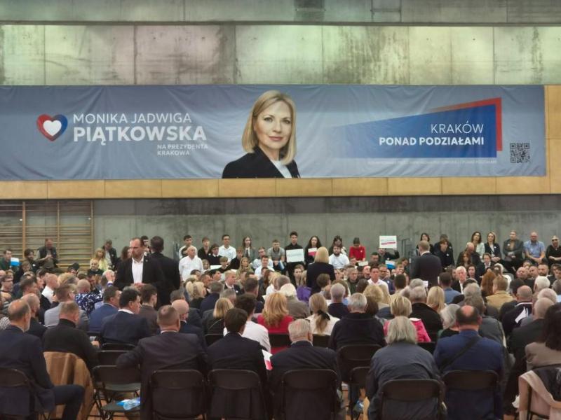 Tusk w Krakowie o Piątkowskiej: „Zrobię wszystko, żeby jej pomóc”
