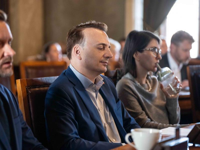Gibała albo KŁAMIE albo nie umie liczyć do 10. Wybierzcie sobie