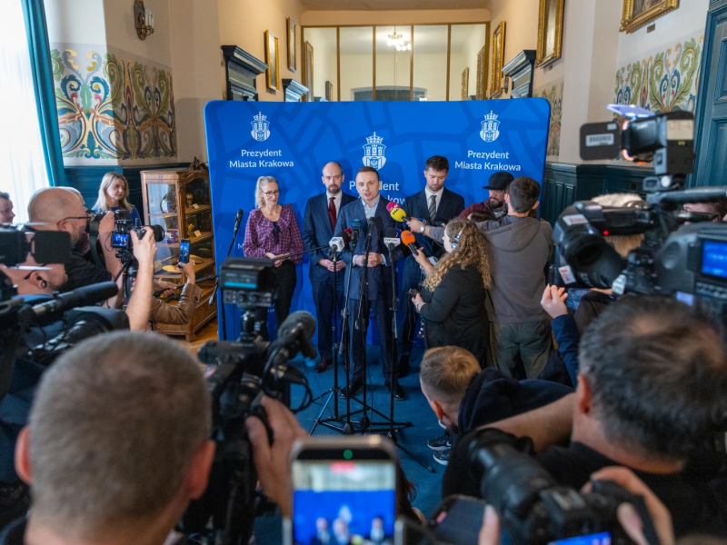 Oszczędny jak Gibała. Czy prezydent będzie zarabiał 3300 na rękę?!