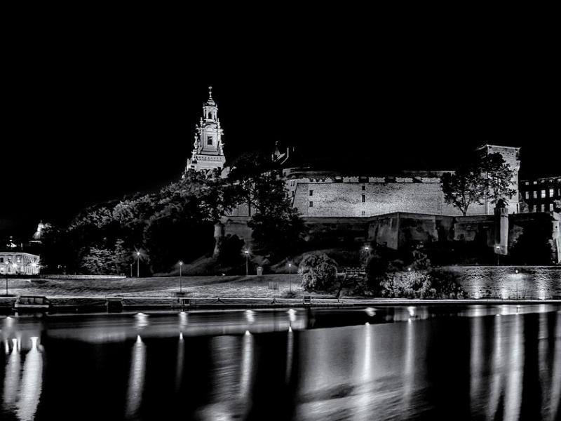 Demolka miasta na zlecenie. Kto naprawdę stoi za niszczeniem Krakowa?