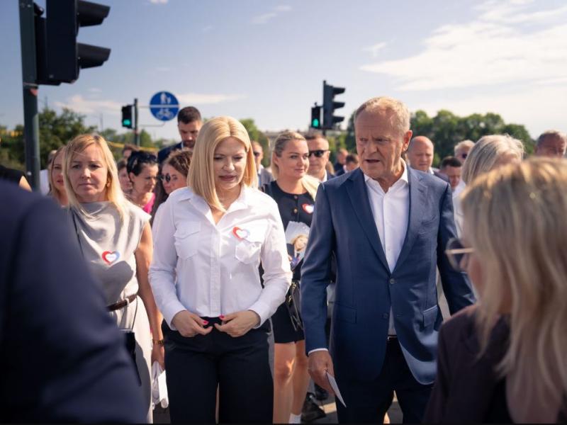 Tusk nagle pojawił się w Krakowie i zapowiedział wagon z pieniędzmi. „Ona jak się uprze...”