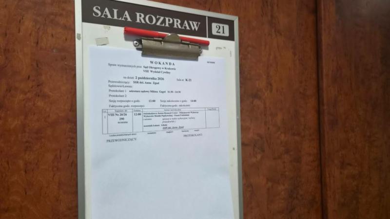 „Wiem, ale nie powiem”. Kabaret kandydata na prezydenta przed rozprawą